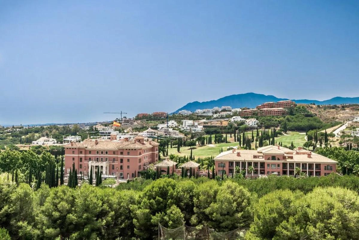 Villa for sale in Benahavís