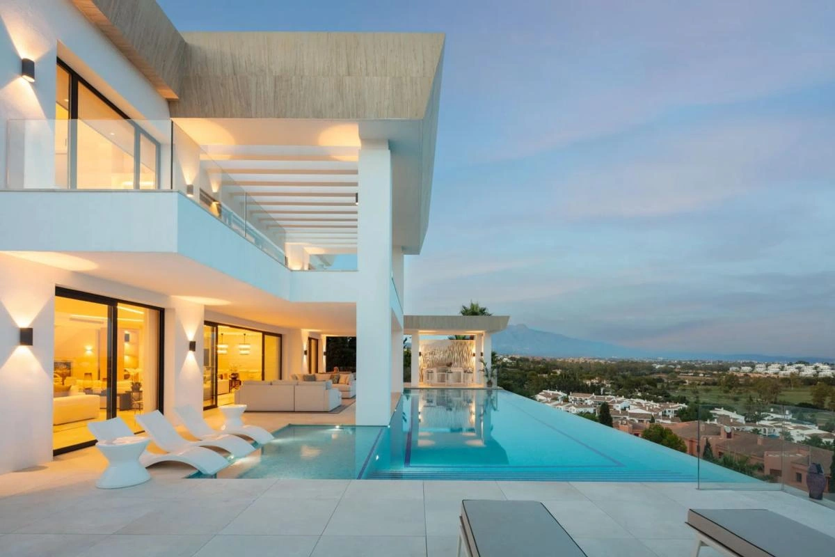 Villa for sale in Benahavís