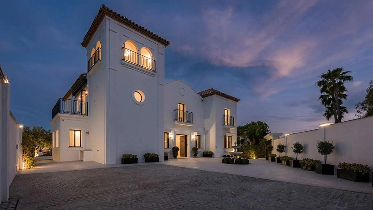 Villa for sale in Benahavís