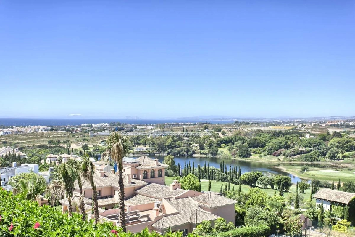 Villa for sale in Benahavís