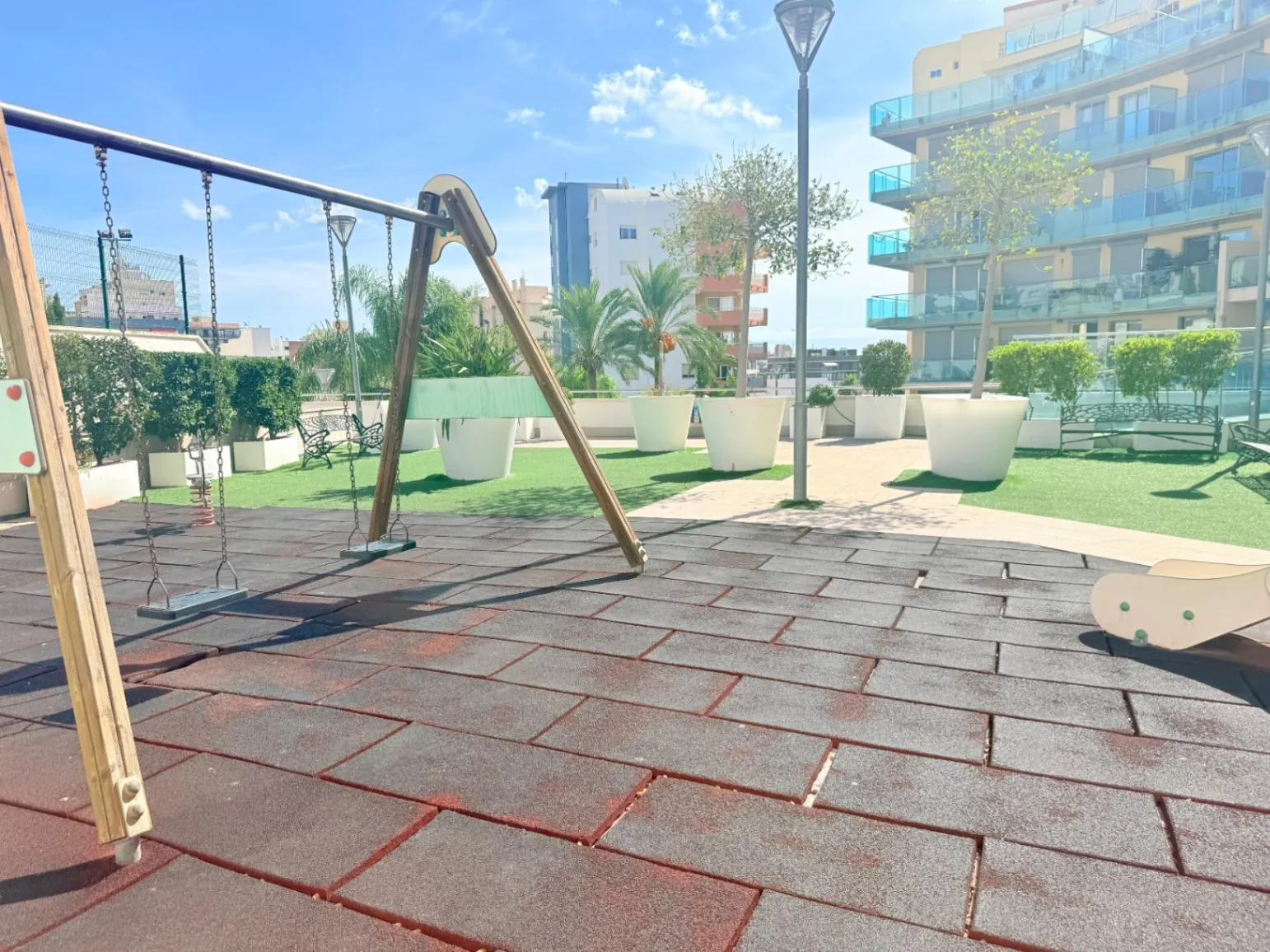 RESIDENCIAL BORUMBOT