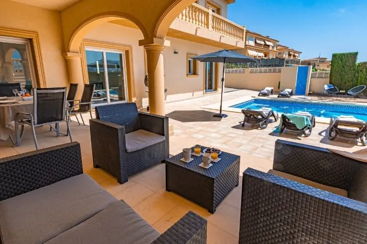 Villa en Venta en Casanova, Calpe, Alicante