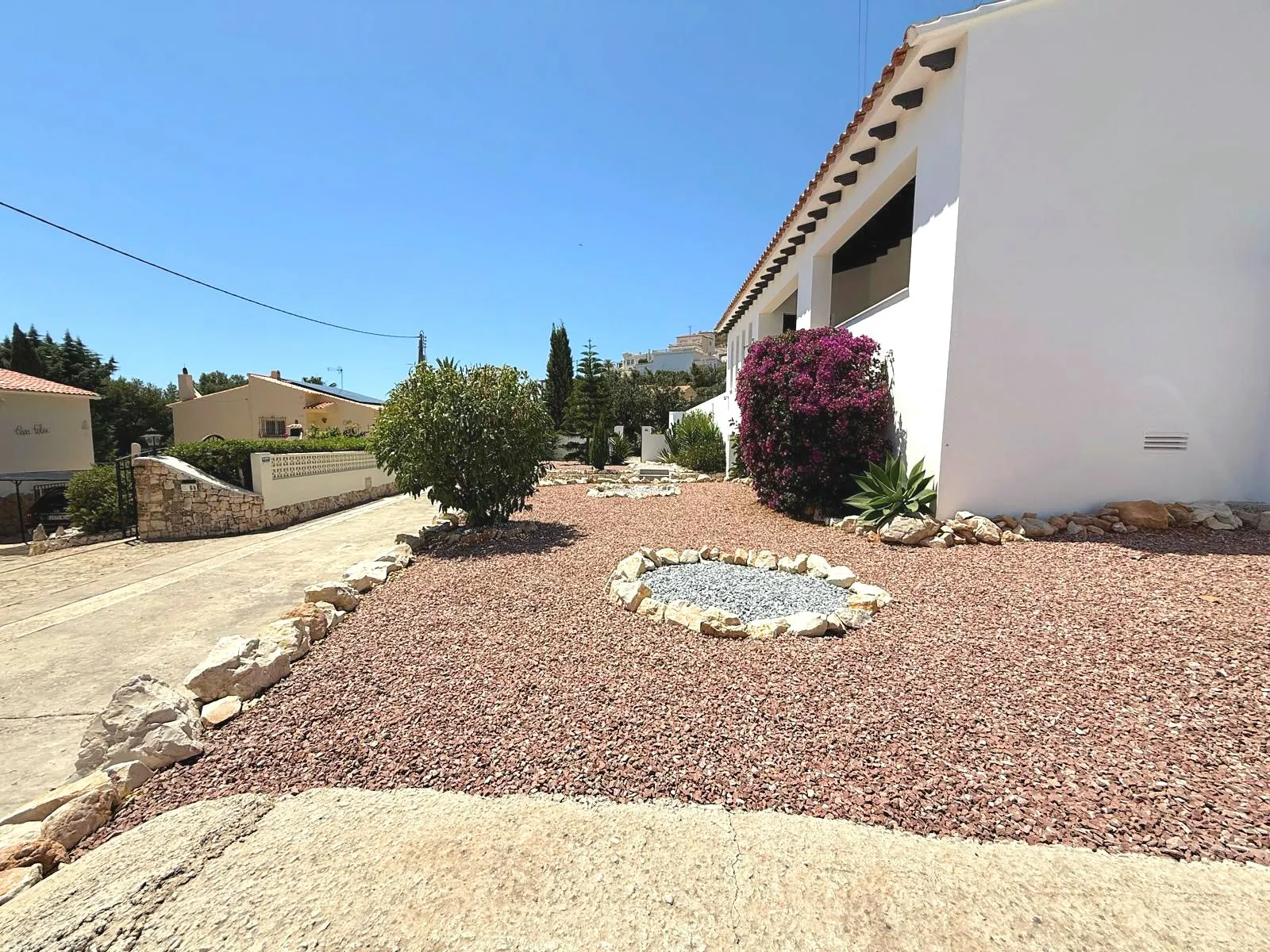 Villa moderna en una sola planta , ideal para vivir todo el año