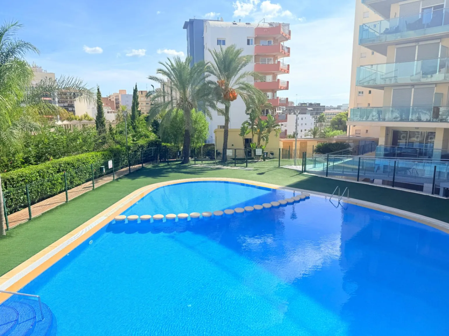 RESIDENCIAL BORUMBOT