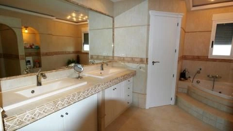 Venta. Chalet/Villa en Alfaz del Pi