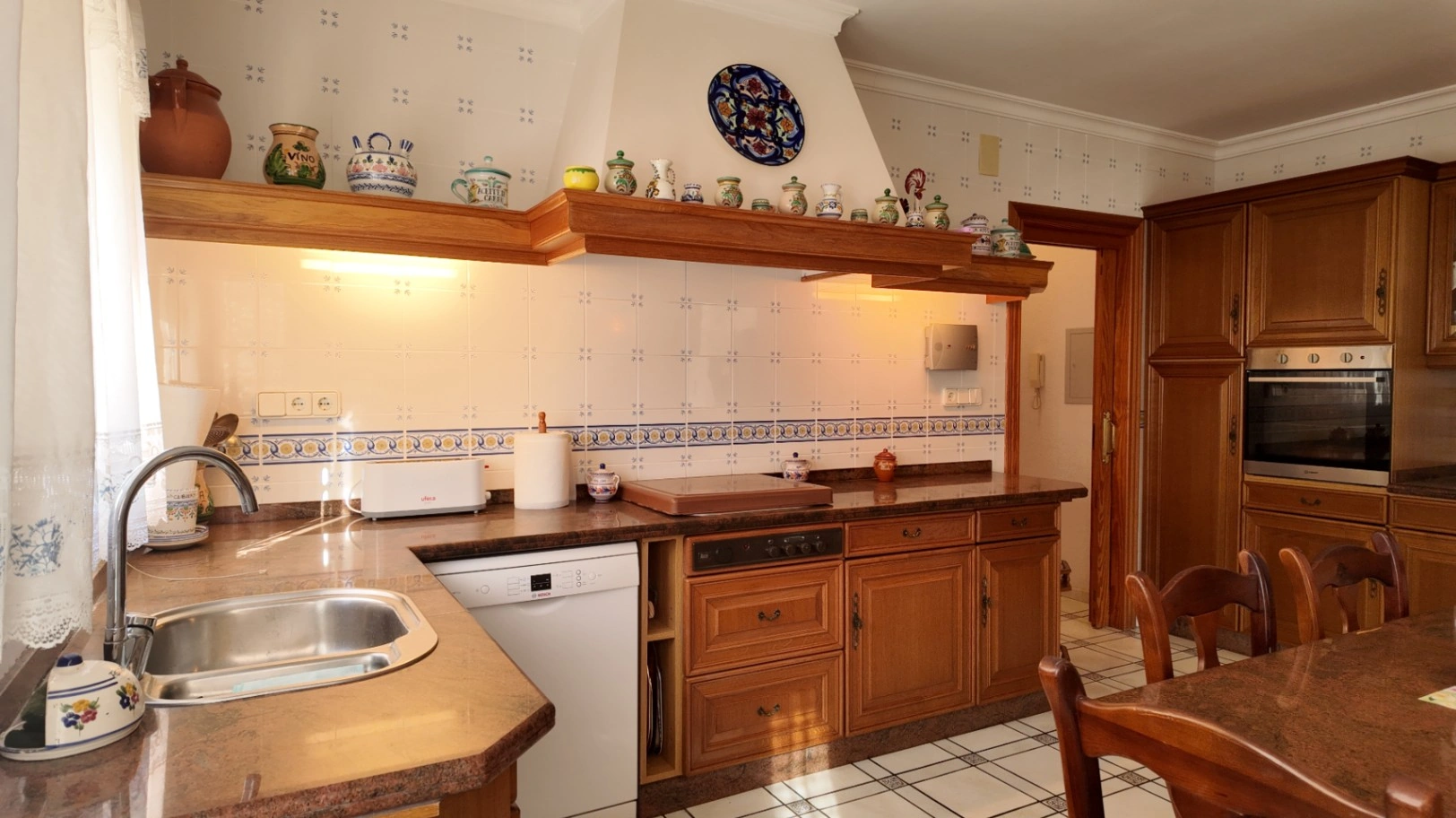 Amplio chalet independiente con 5 dormitorios y piscina en Calpe