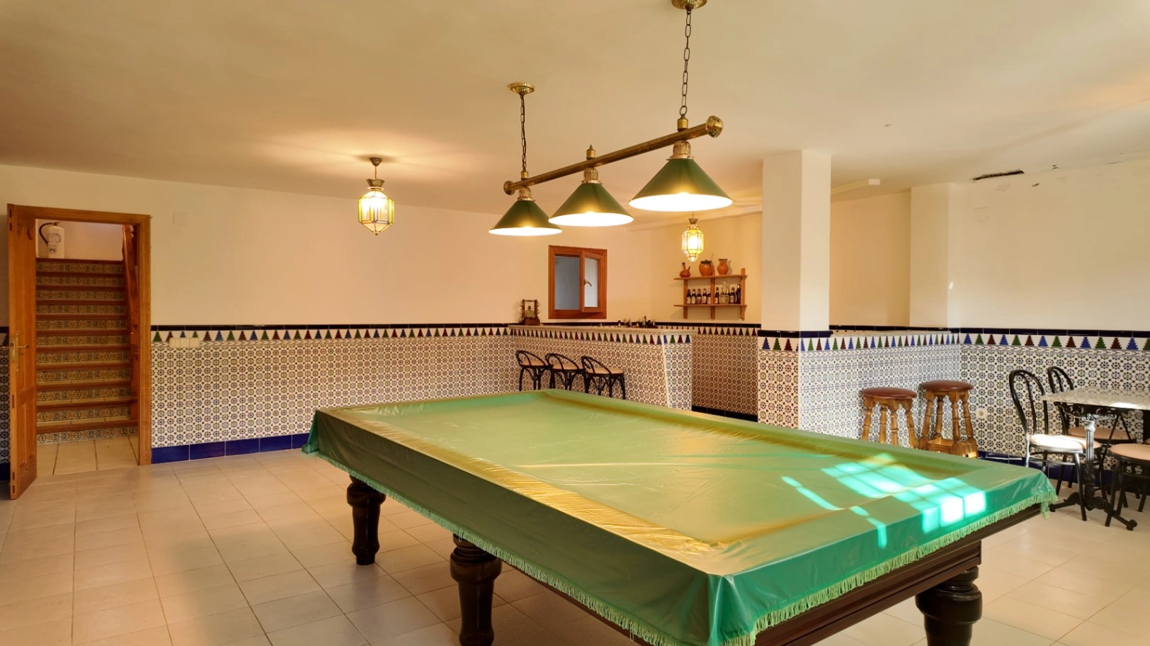 Amplio chalet independiente con 5 dormitorios y piscina en Calpe