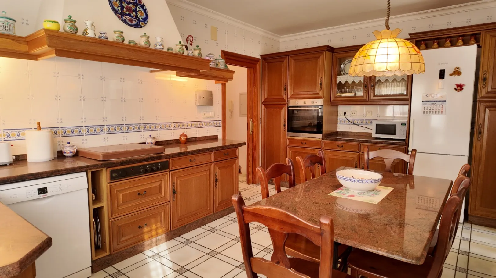 Amplio chalet independiente con 5 dormitorios y piscina en Calpe