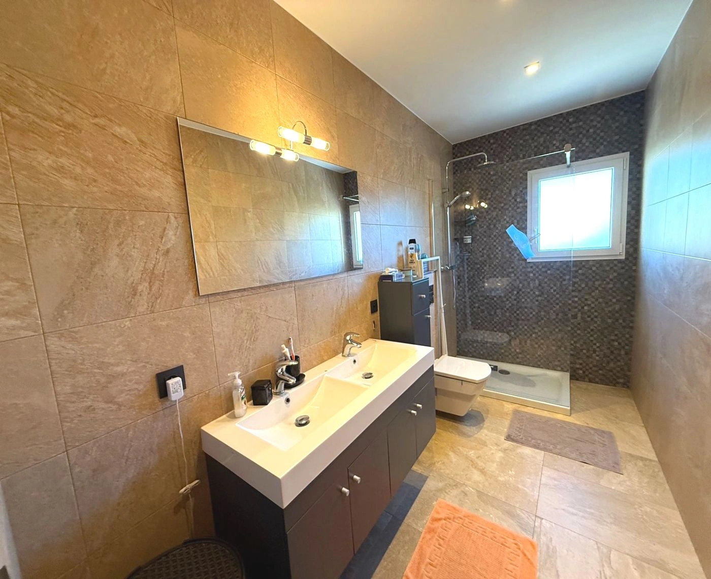 Elegante villa con piscina y privilegiadas vistas al Peñón de Ifach