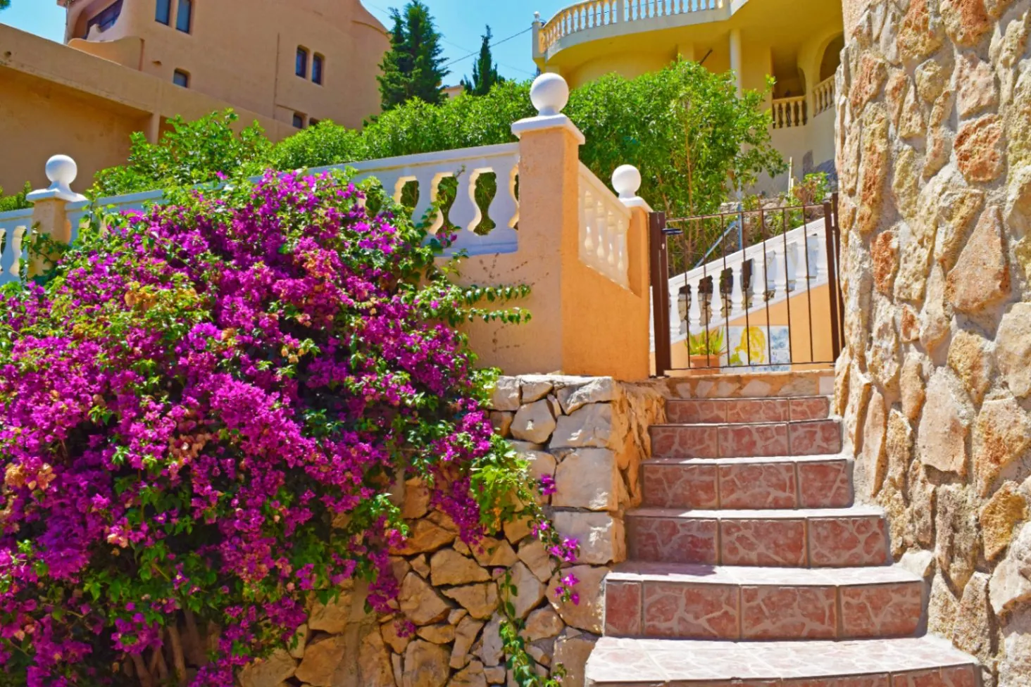 Villa de 3 dormitorios con vistas al mar y a las montañas