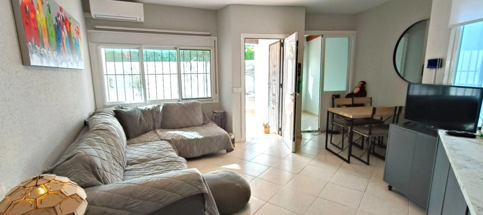 Apartamento con jardín, vistas abiertas, piscina y tenis comunitaria a 1 km del centro y del mar