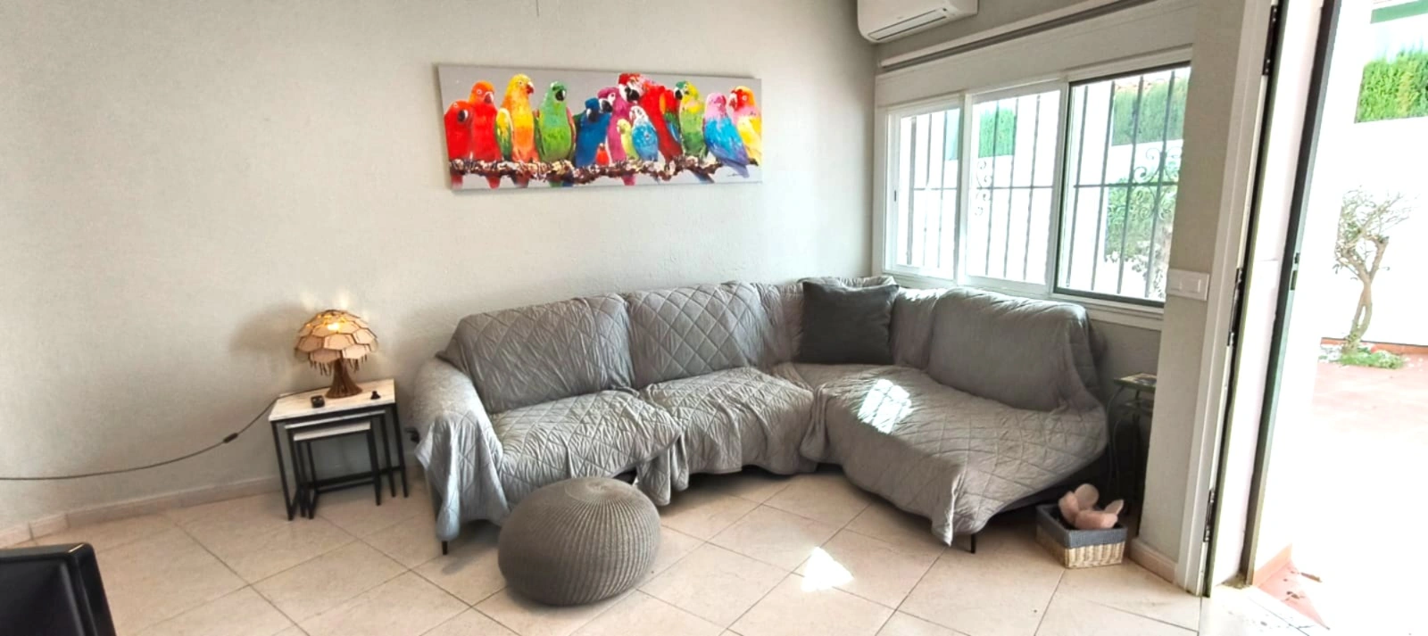 Apartamento con jardín, vistas abiertas, piscina y tenis comunitaria a 1 km del centro y del mar