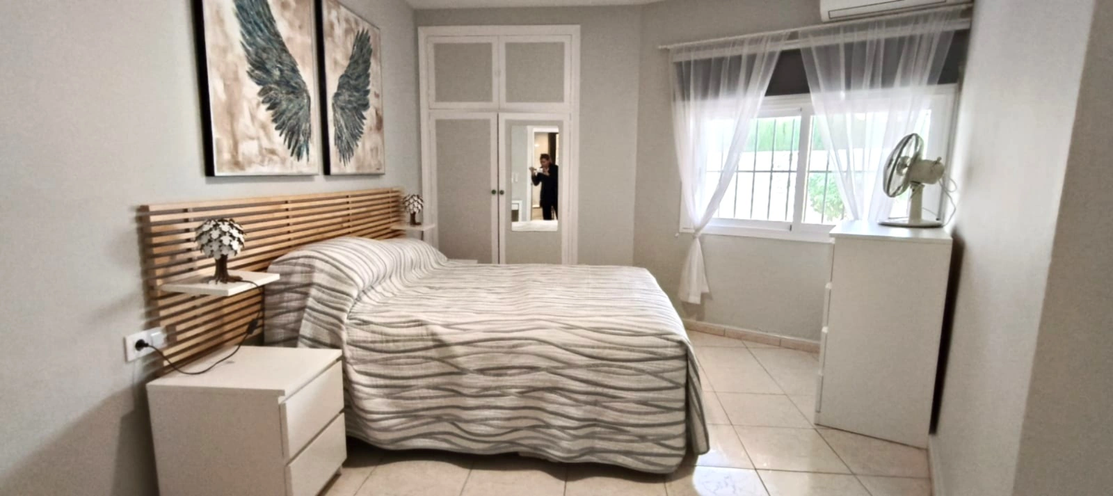 Apartamento con jardín, vistas abiertas, piscina y tenis comunitaria a 1 km del centro y del mar