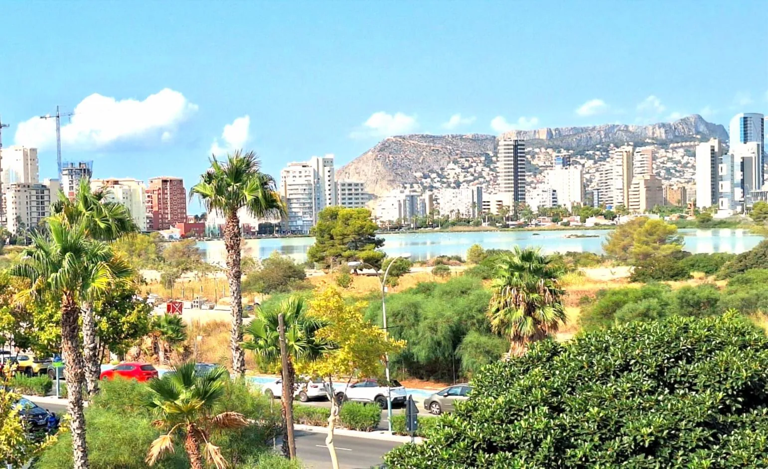 Apto de 2 dormitorios y dos terrazas en Primera Línea de la Playa la Fossa, Calpe