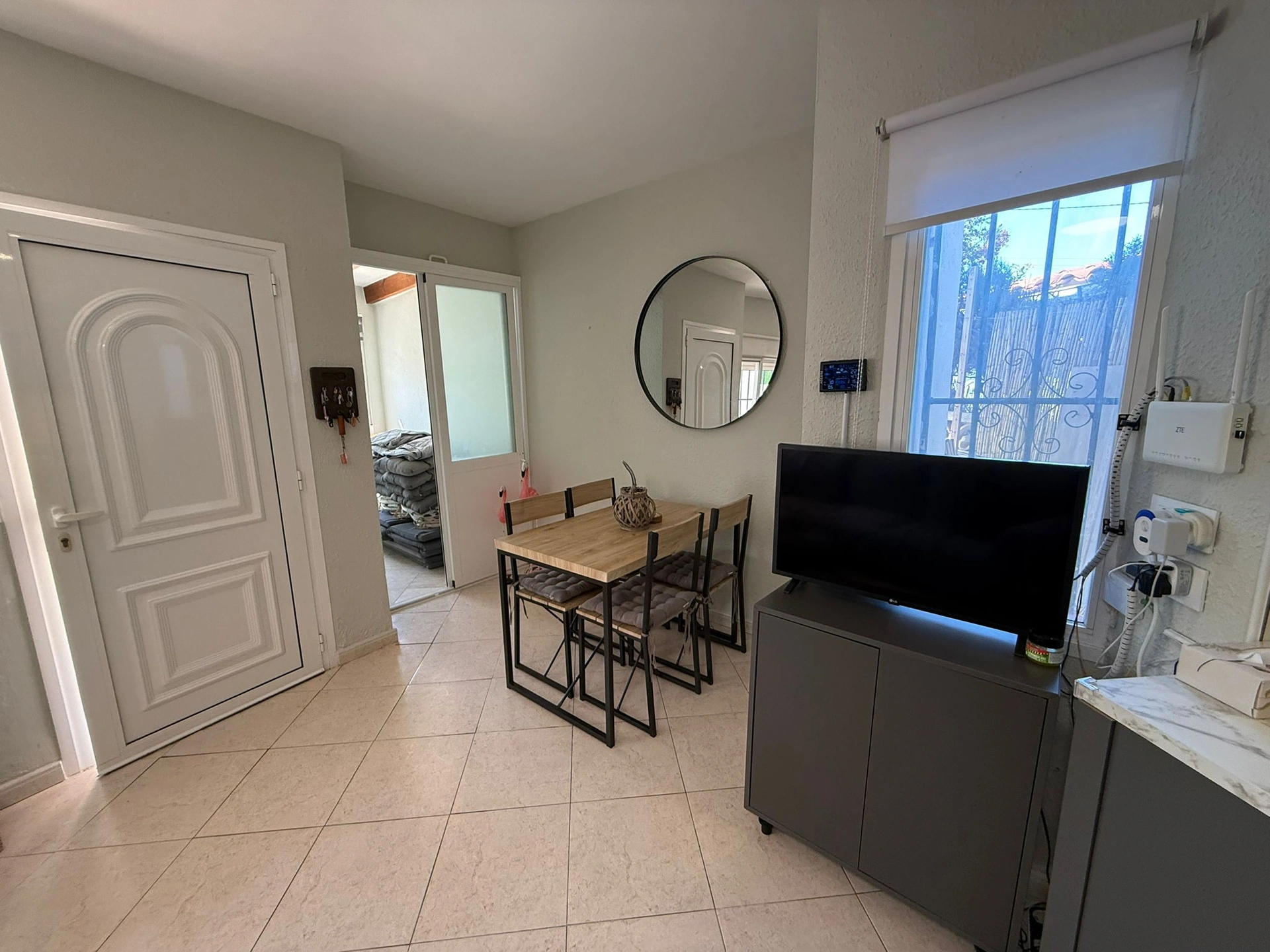 Apartamento con jardín, vistas abiertas, piscina y tenis comunitaria a 1 km del centro y del mar