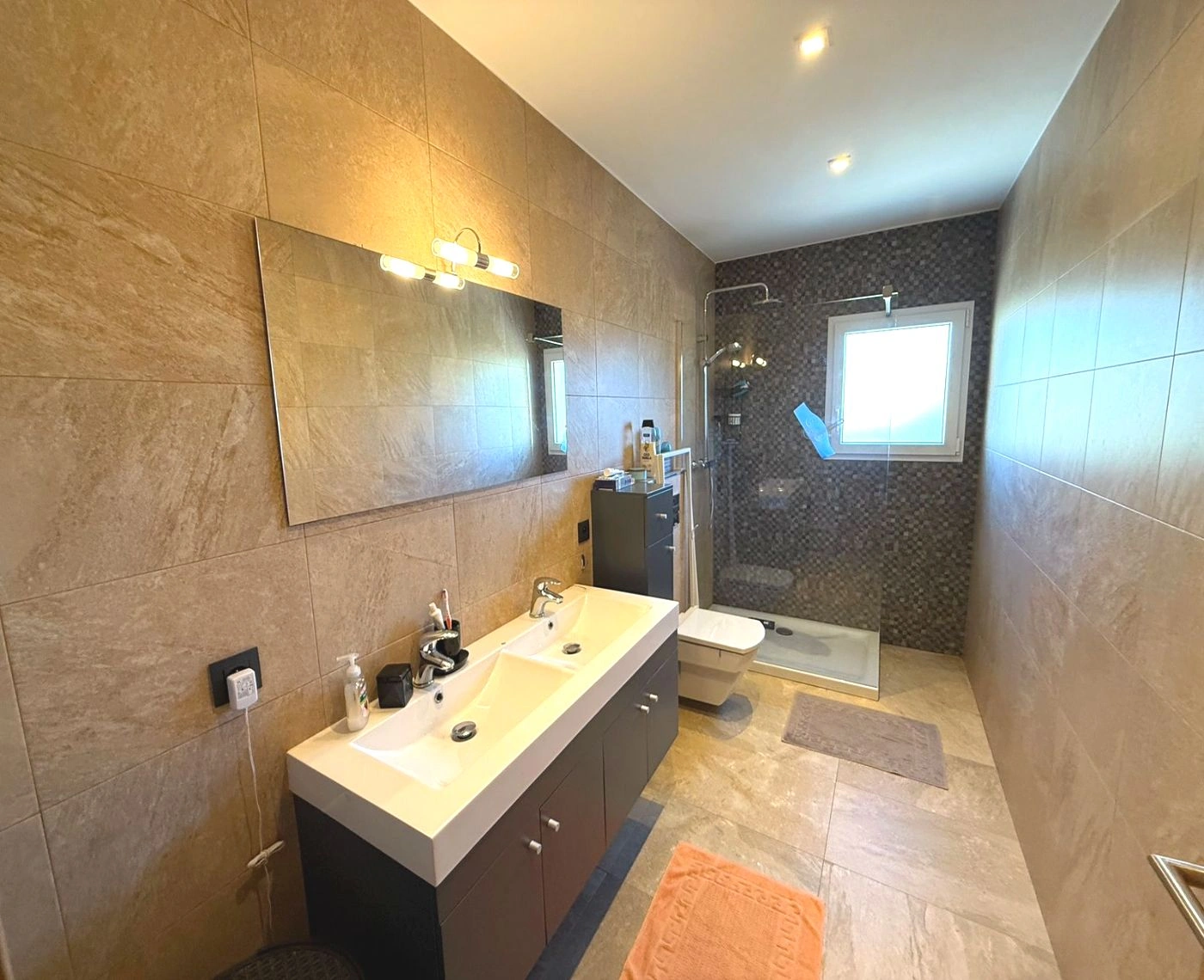 Elegante villa con piscina y privilegiadas vistas al Peñón de Ifach