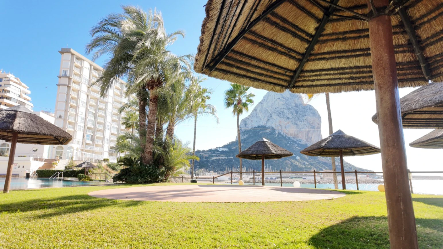 Apartamento en venta de 3 dormitorios en Puerto, Calpe.