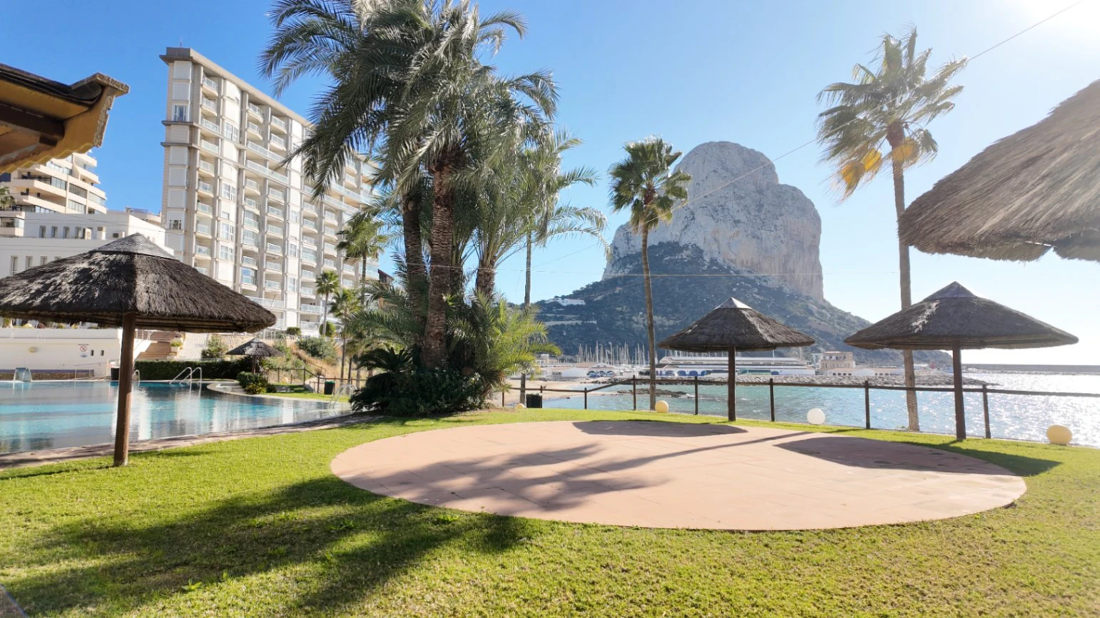 Apartamento en venta de 3 dormitorios en Puerto, Calpe.