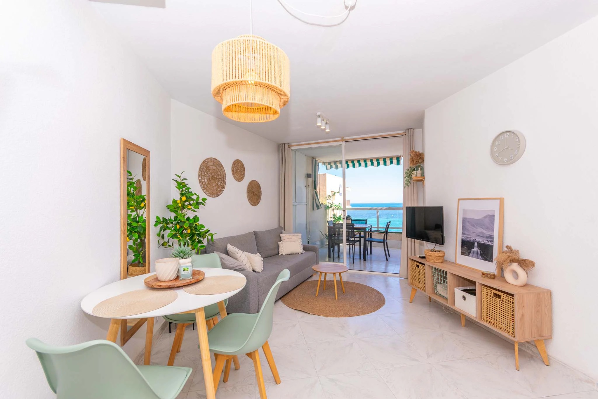 APARTAMENTO REFORMADO EN LA FOSSA CON VISTAS AL MAR