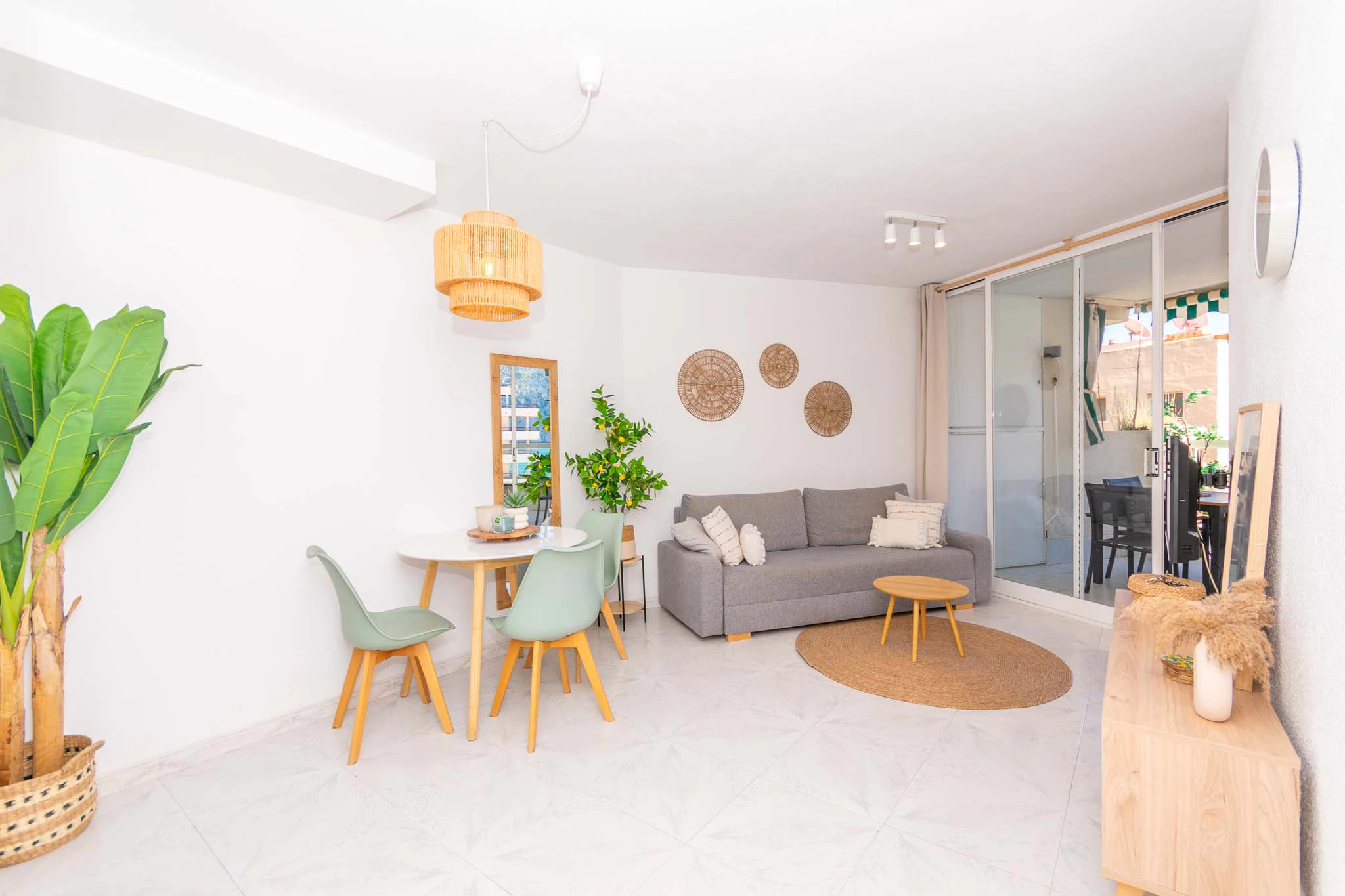 APARTAMENTO REFORMADO EN LA FOSSA CON VISTAS AL MAR