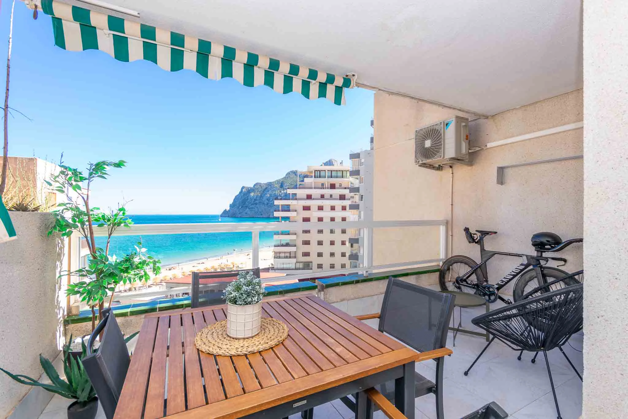 APARTAMENTO REFORMADO EN LA FOSSA CON VISTAS AL MAR
