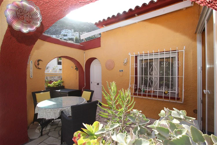 Bonita villa a la venta en Maryvilla