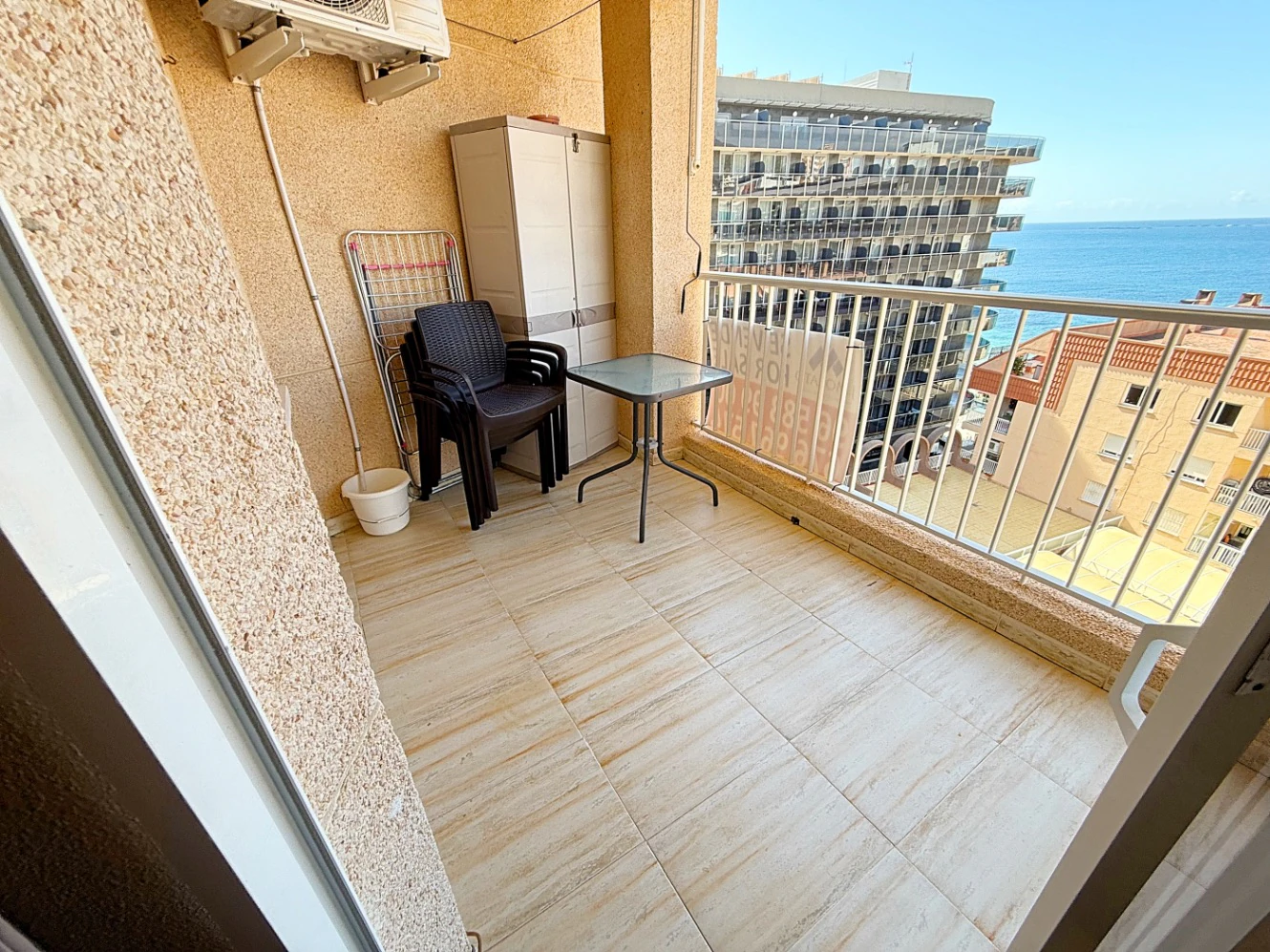 apartamento céntrico con vistas al mar y terraza