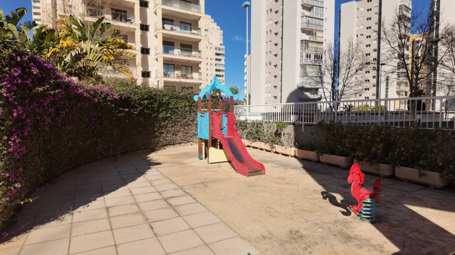 Apartamento con Vistas al Mar y Mucha Luz – 1 Dormitorio en Calpe