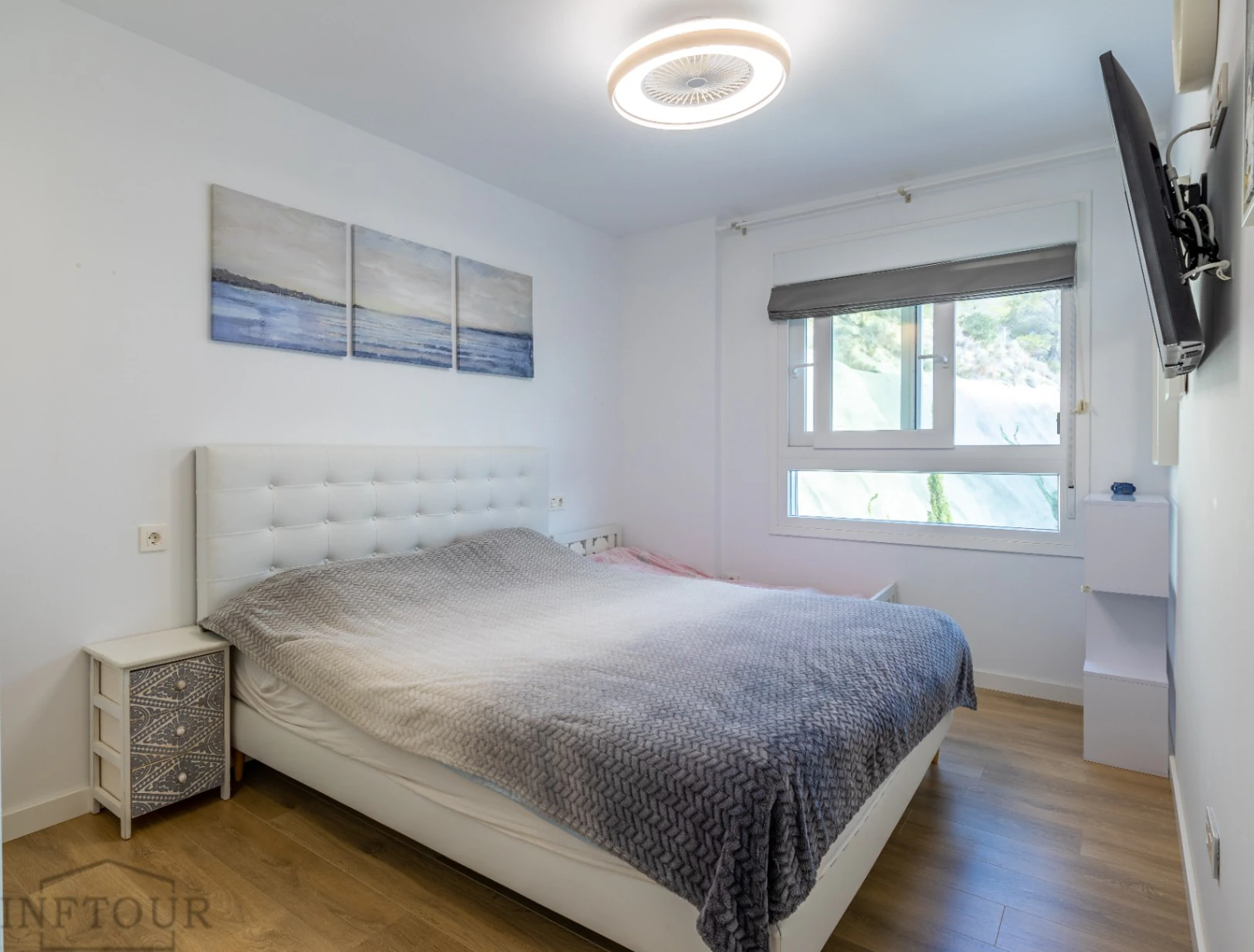 Piso en Calpe con vistas al mar y piscina – 2 dormitorios, terraza y parking