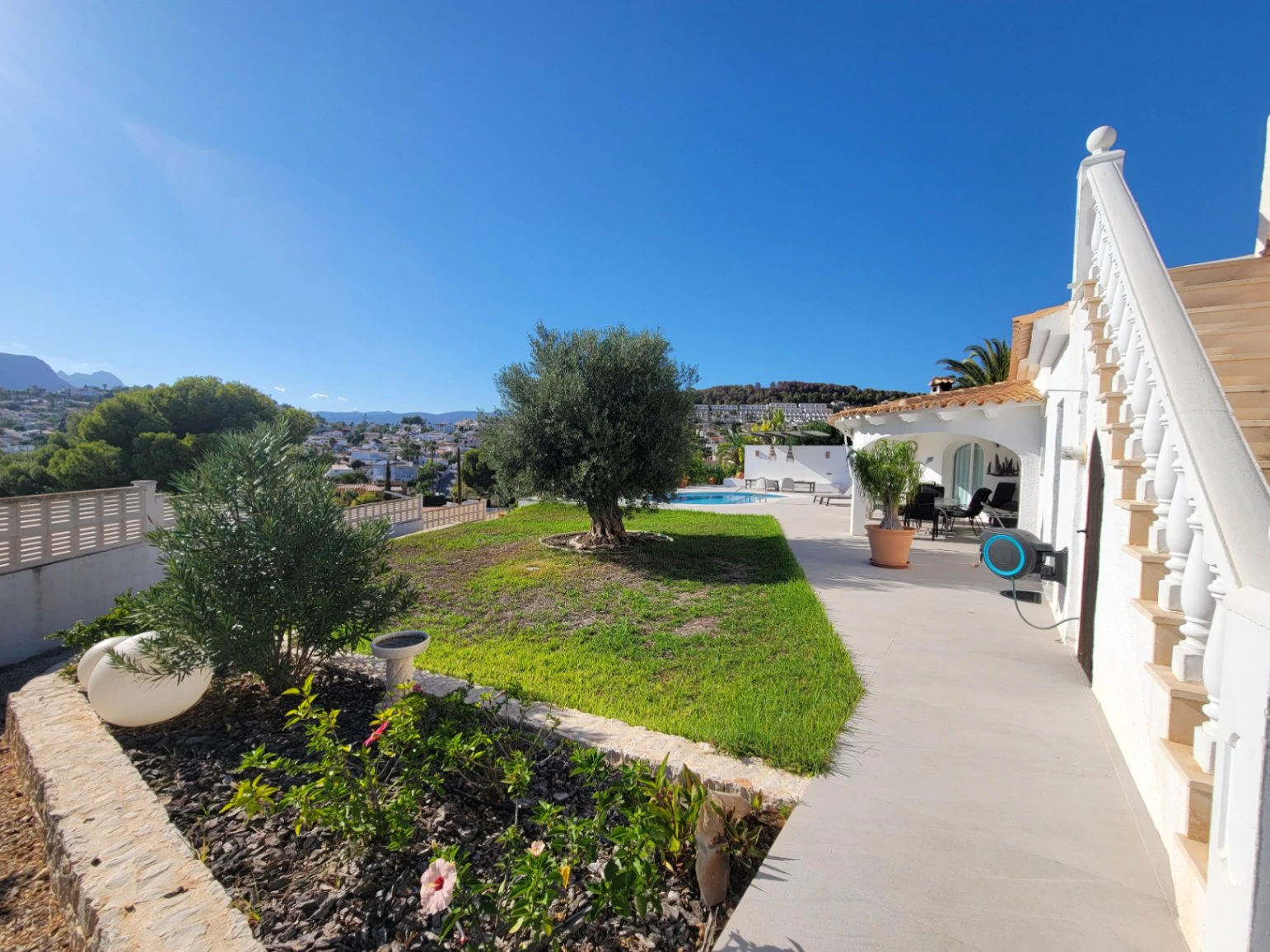 VILLA PRECIOSA CERCA DE TODOS LOS SERVICIOS