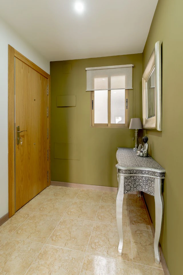 BONITO APARTAMENTO TOTALMENTE RENOVADO