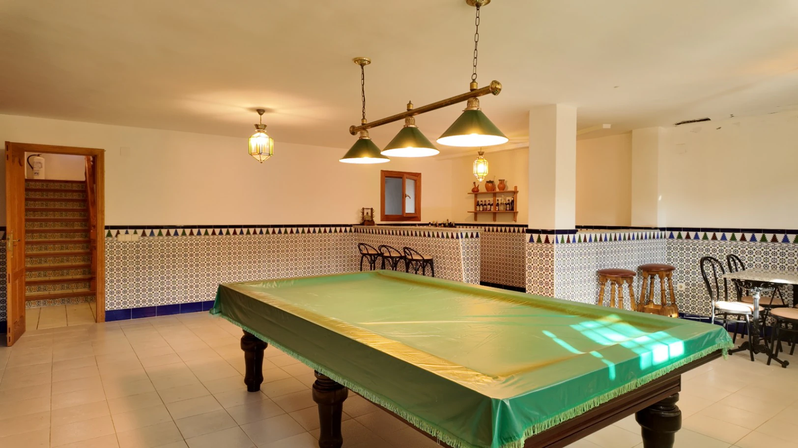 Amplio chalet independiente con 5 dormitorios y piscina en Calpe
