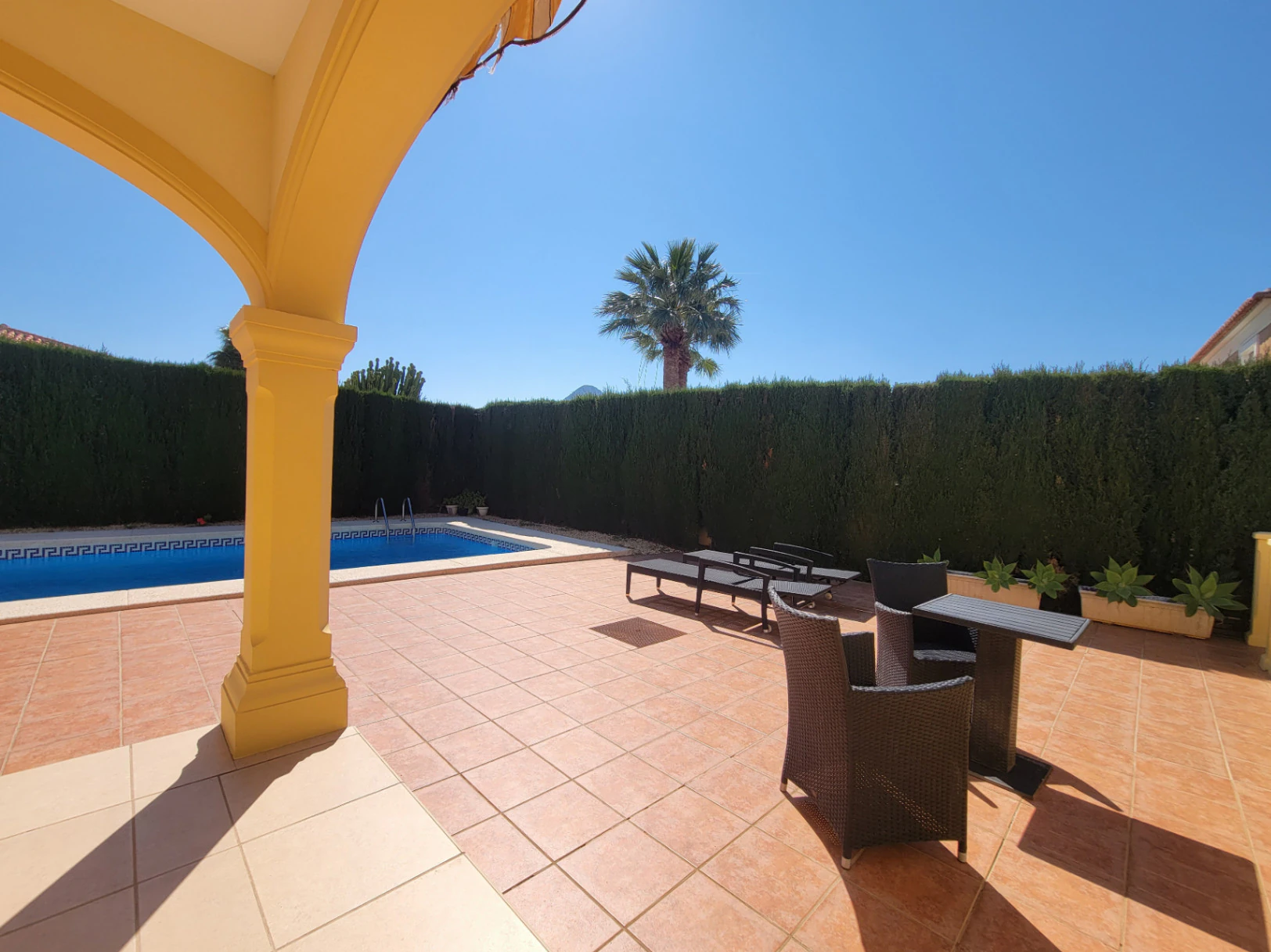 VILLA UBICADA EN MUY BUENA ZONA