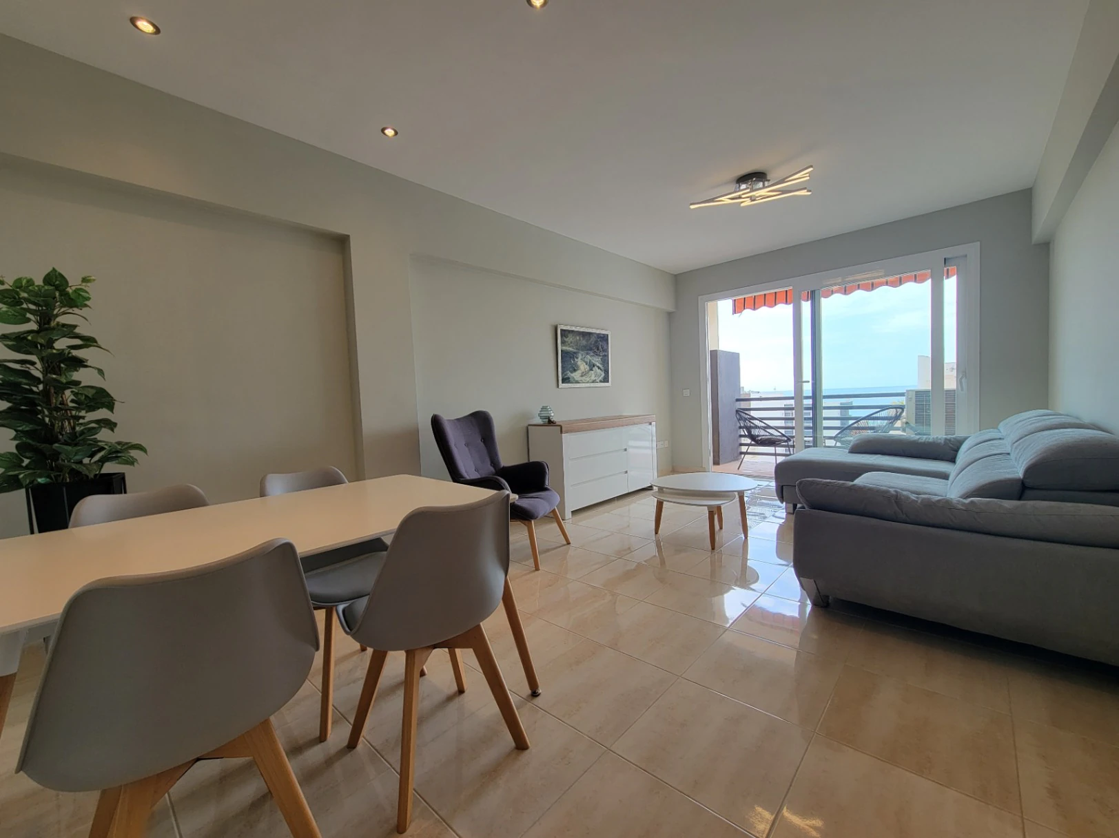 APARTAMENTO CERCA DE TODOS LOS SERVICIOS Y DE LA PLAYA