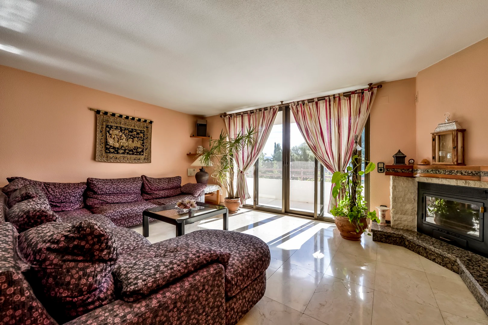 AMPLIA CASA EN BENIDORM