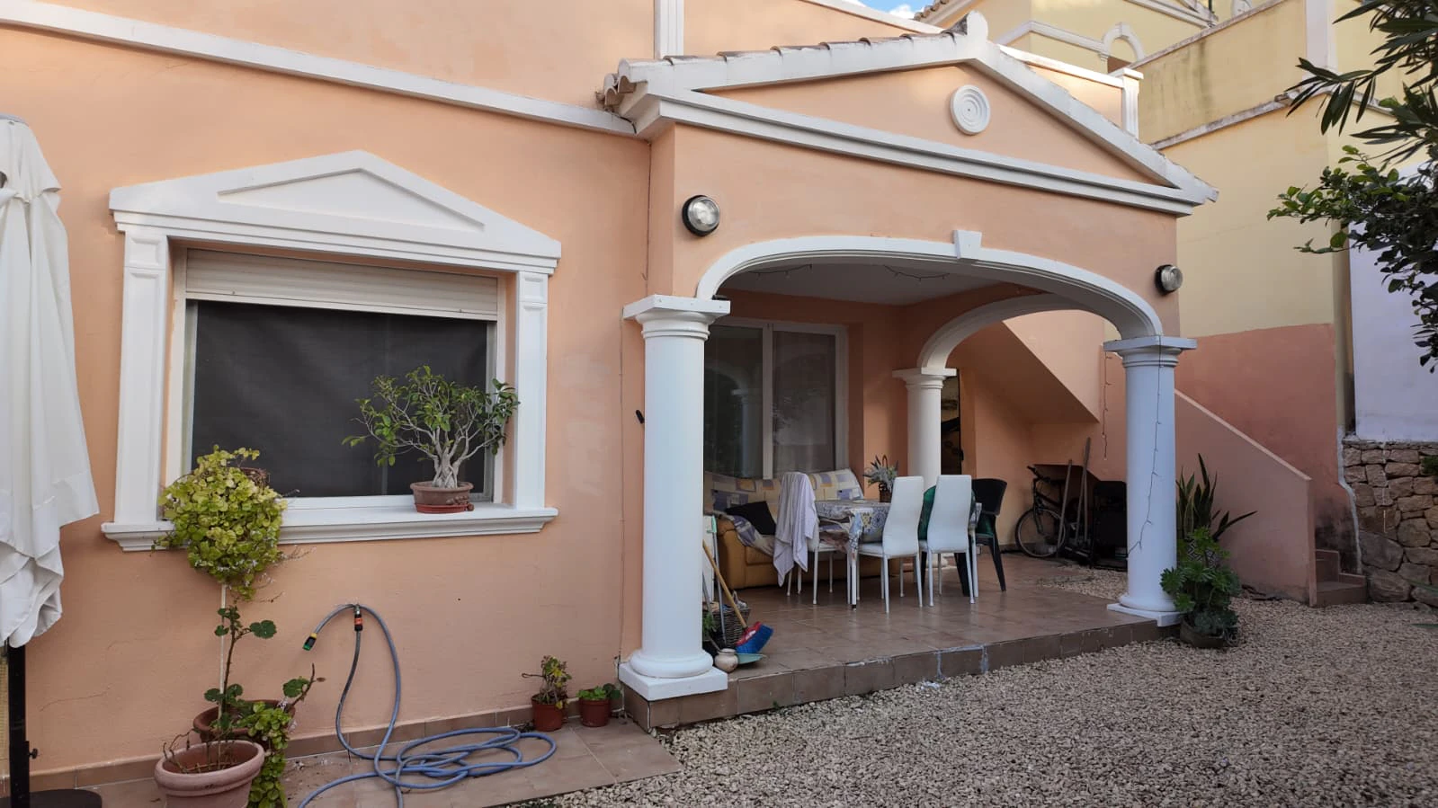 FORTRYVENDE BUNGALOW