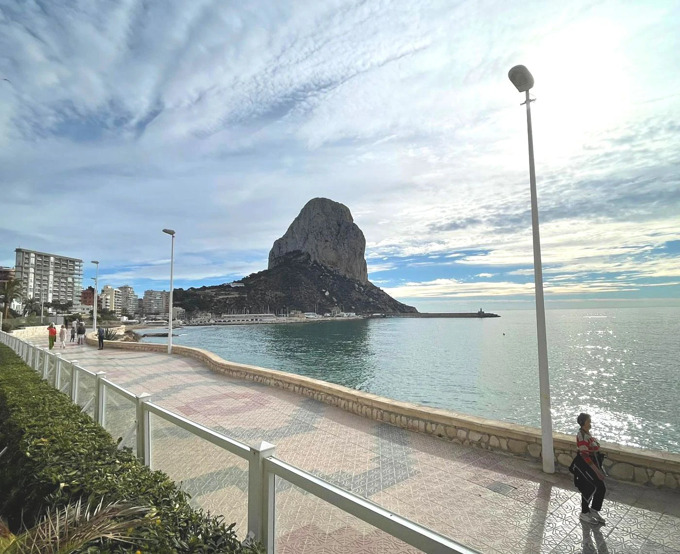 Tu rincón frente al Mediterráneo: luz, mar y tranquilidad en Calpe