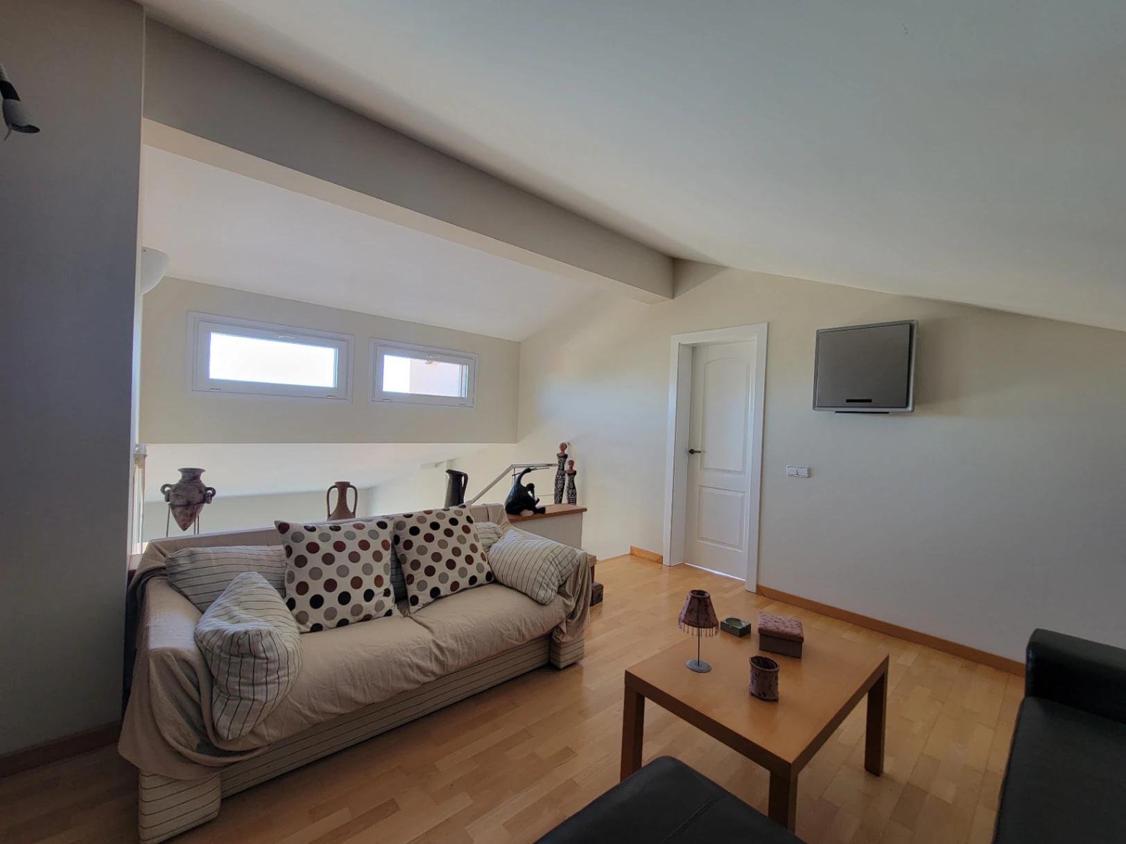 VILLA CON APARTAMENTO DE INVITADOS EN BUENA UBICACION
