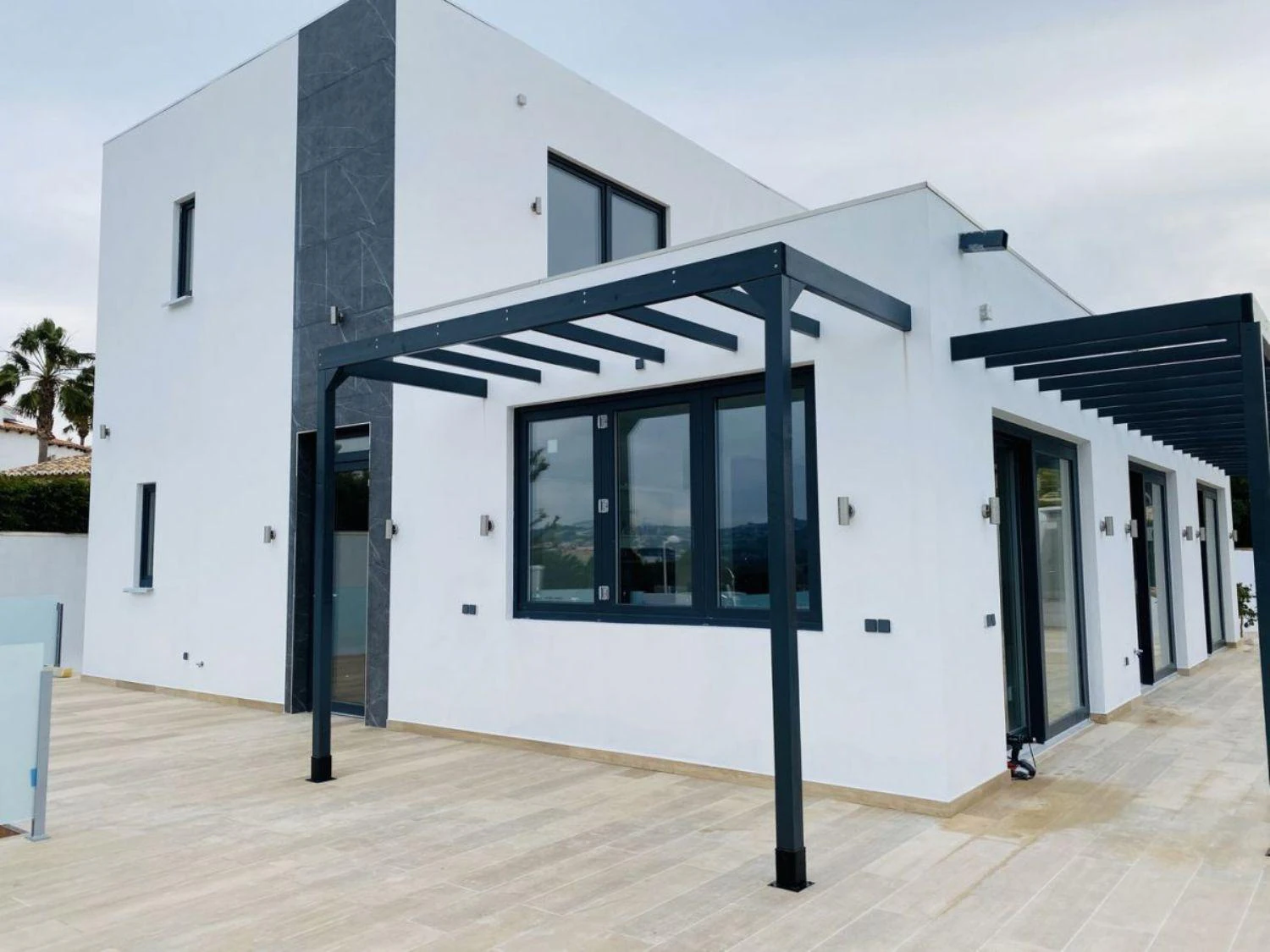 Se vende una hermosa villa bioclimática recién construida.