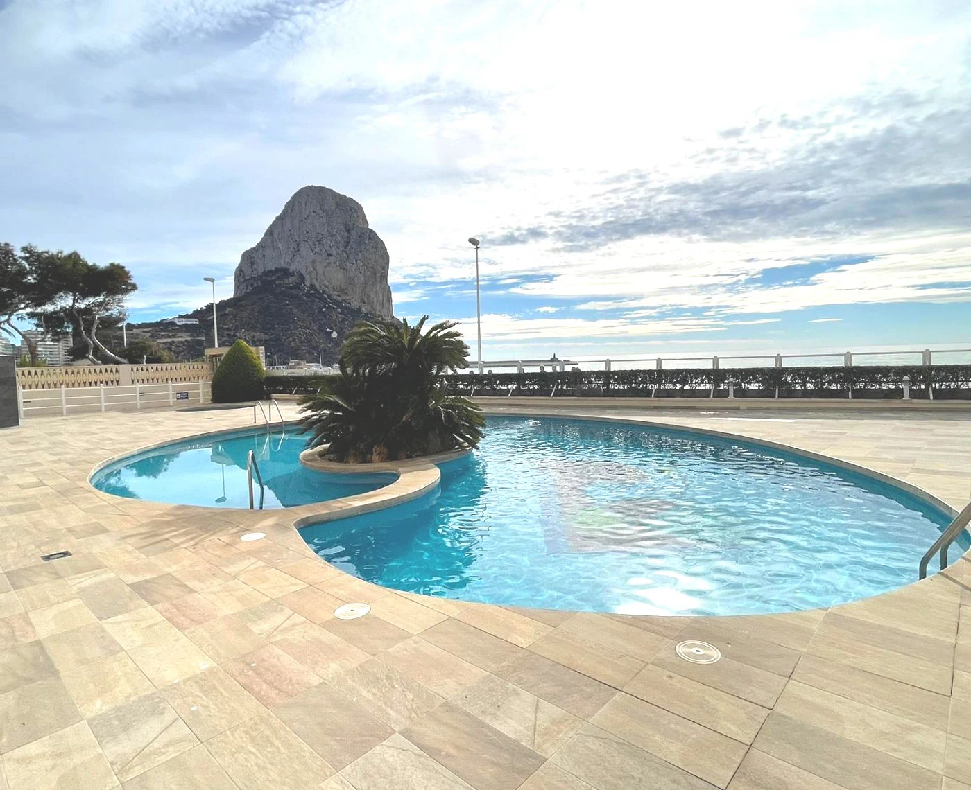 Tu rincón frente al Mediterráneo: luz, mar y tranquilidad en Calpe