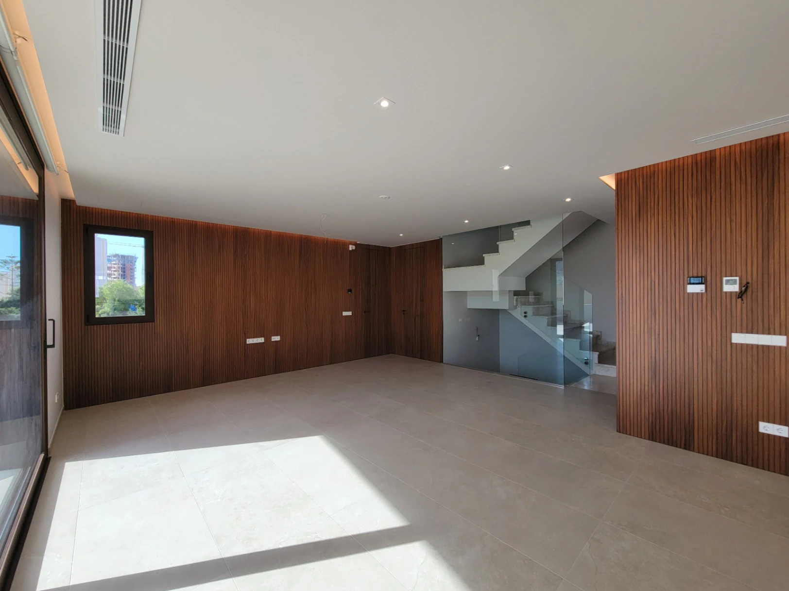 VILLA DE NUEVA CONSTRUCCION CERCA DE TODOS LOS SERVICIOS