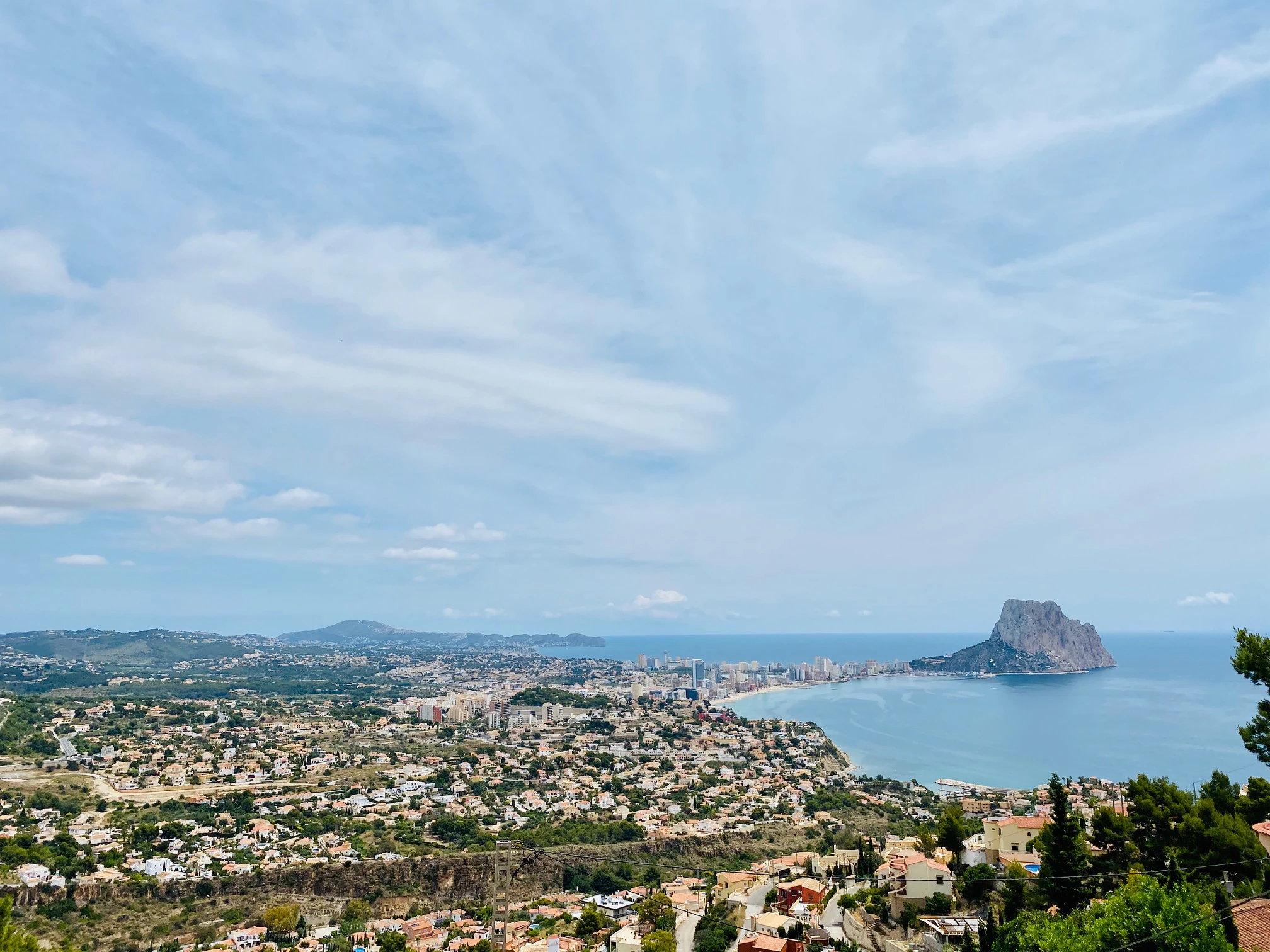 VILLA MODERNA CON VISTAS IMPRESIONANTES