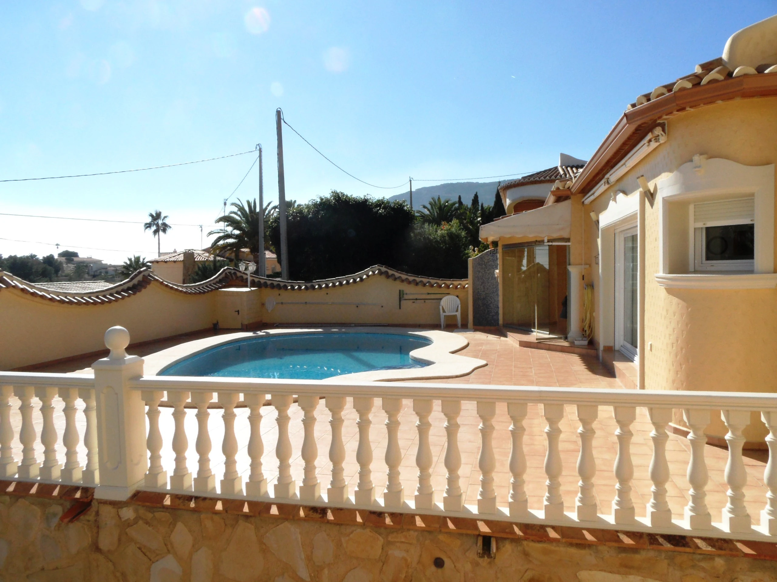 Amplia villa con preciosas vistas.
