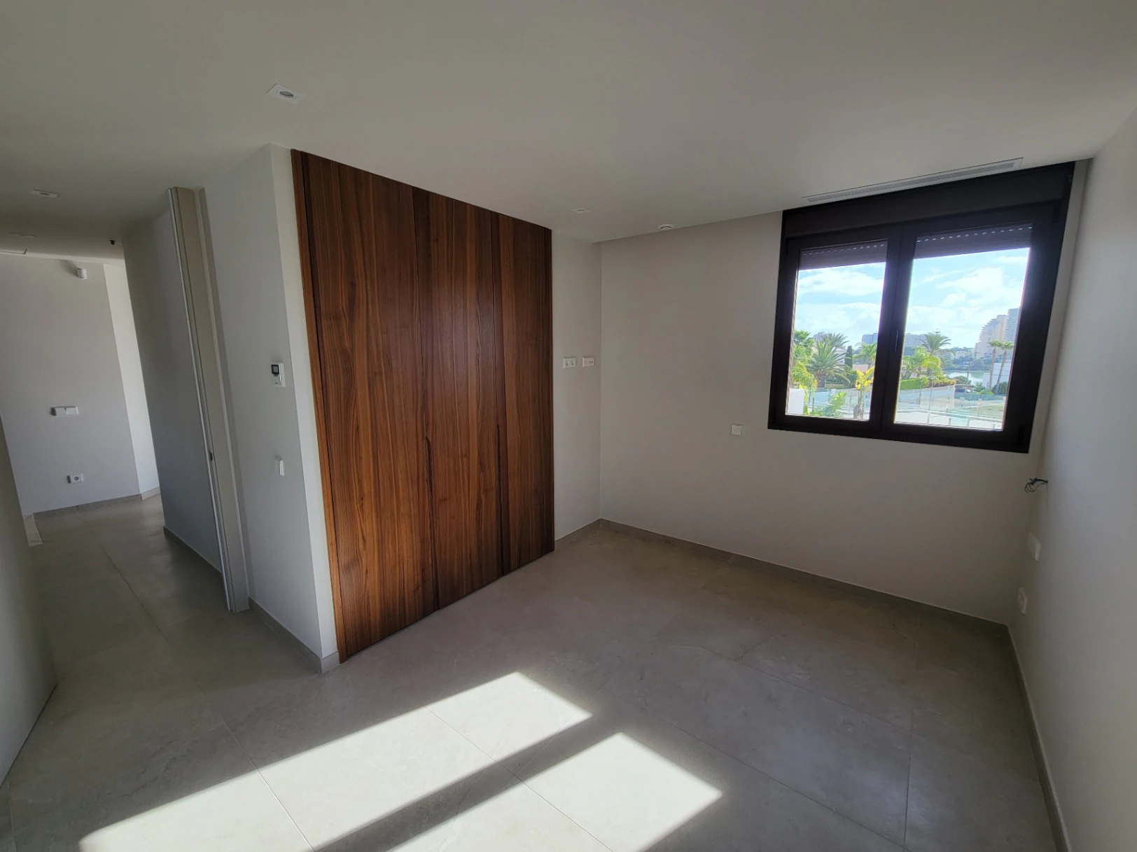 VILLA DE NUEVA CONSTRUCCION CERCA DE TODOS LOS SERVICIOS