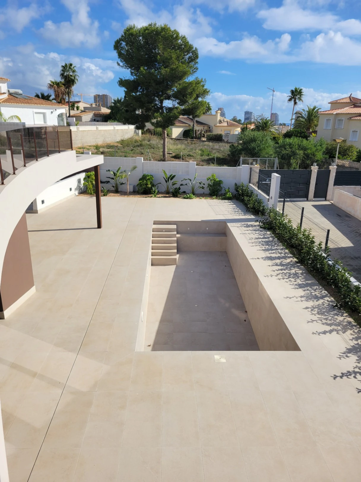 VILLA DE NUEVA CONSTRUCCION CERCA DE TODOS LOS SERVICIOS