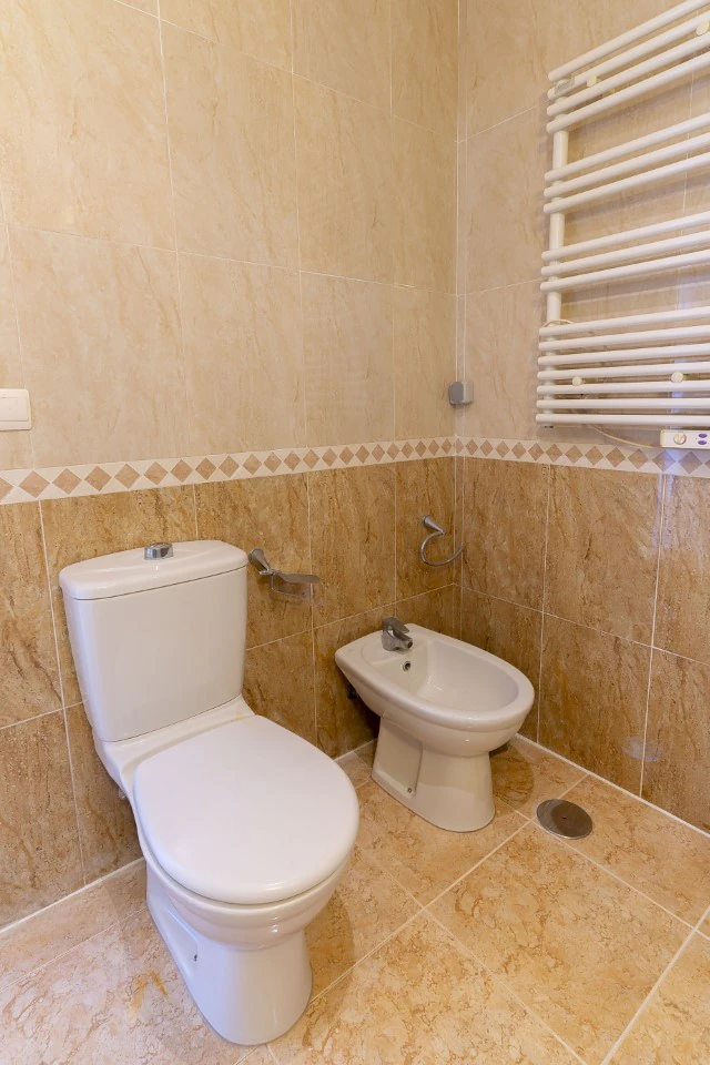 BONITO APARTAMENTO TOTALMENTE RENOVADO