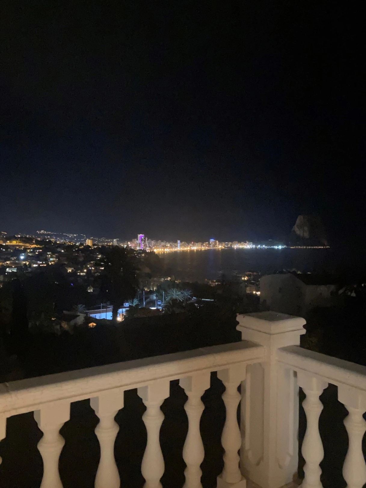 VILLA EN MARYVILLA CON VISTAS ESPECTACULARES