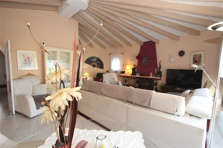 Bonita villa a la venta en Maryvilla