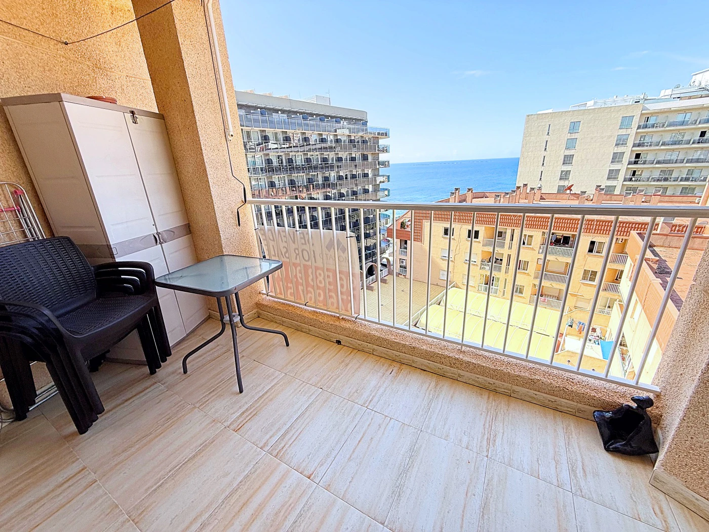 apartamento céntrico con vistas al mar y terraza