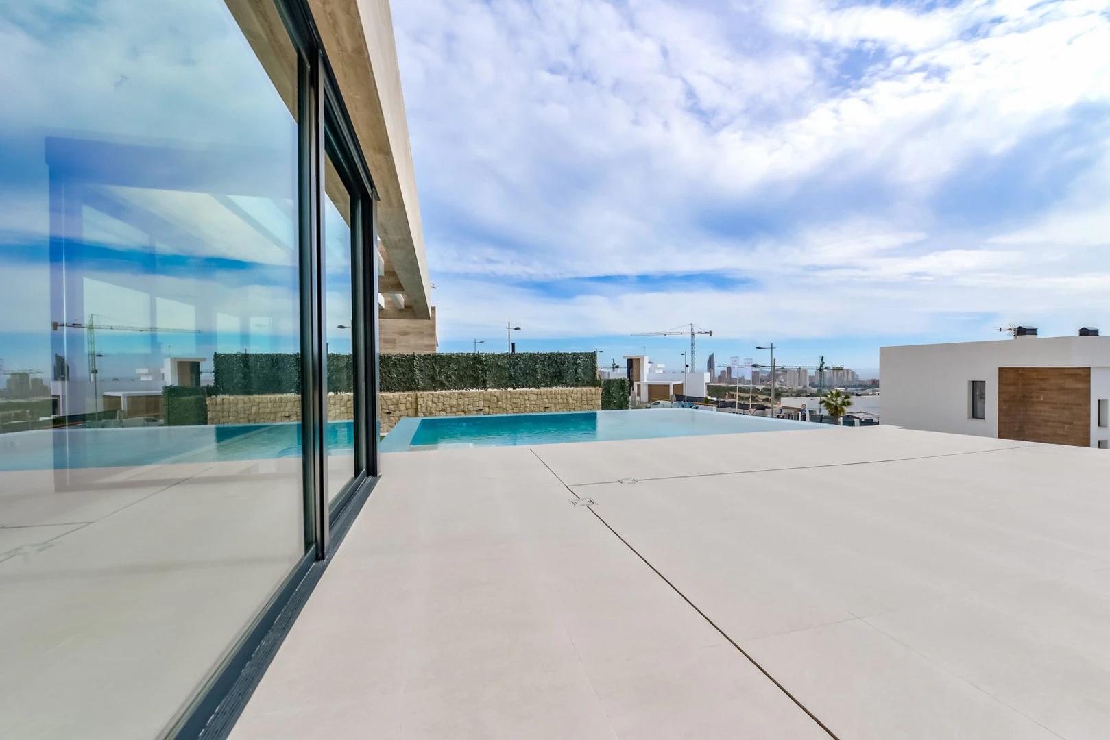 MODERNA VILLA EN FINESTRAT